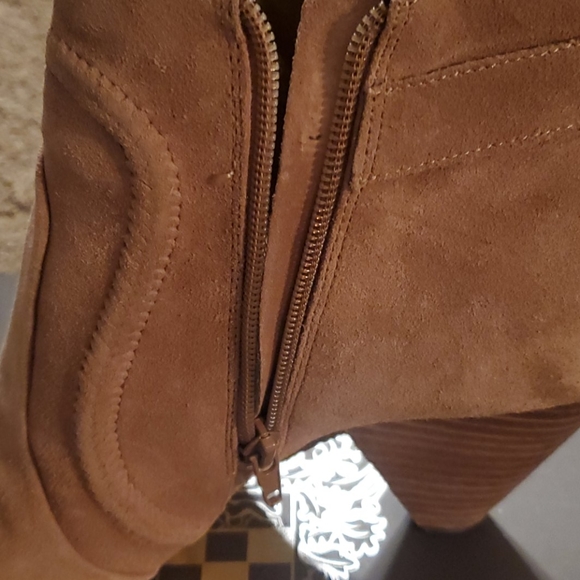 Vince Camuto Khaki Verona Bootie - Picture 5 of 9